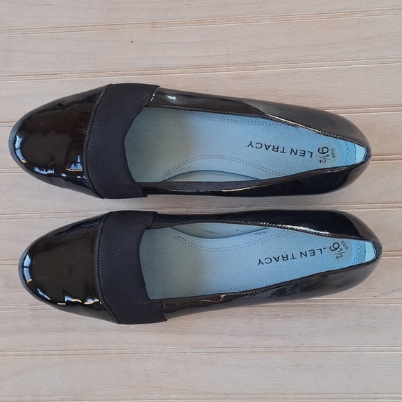 Ellen Tracy Candace Patent Leather Dressy  Classy Quality Elagant Nuetral Flats - Picture 1 of 11